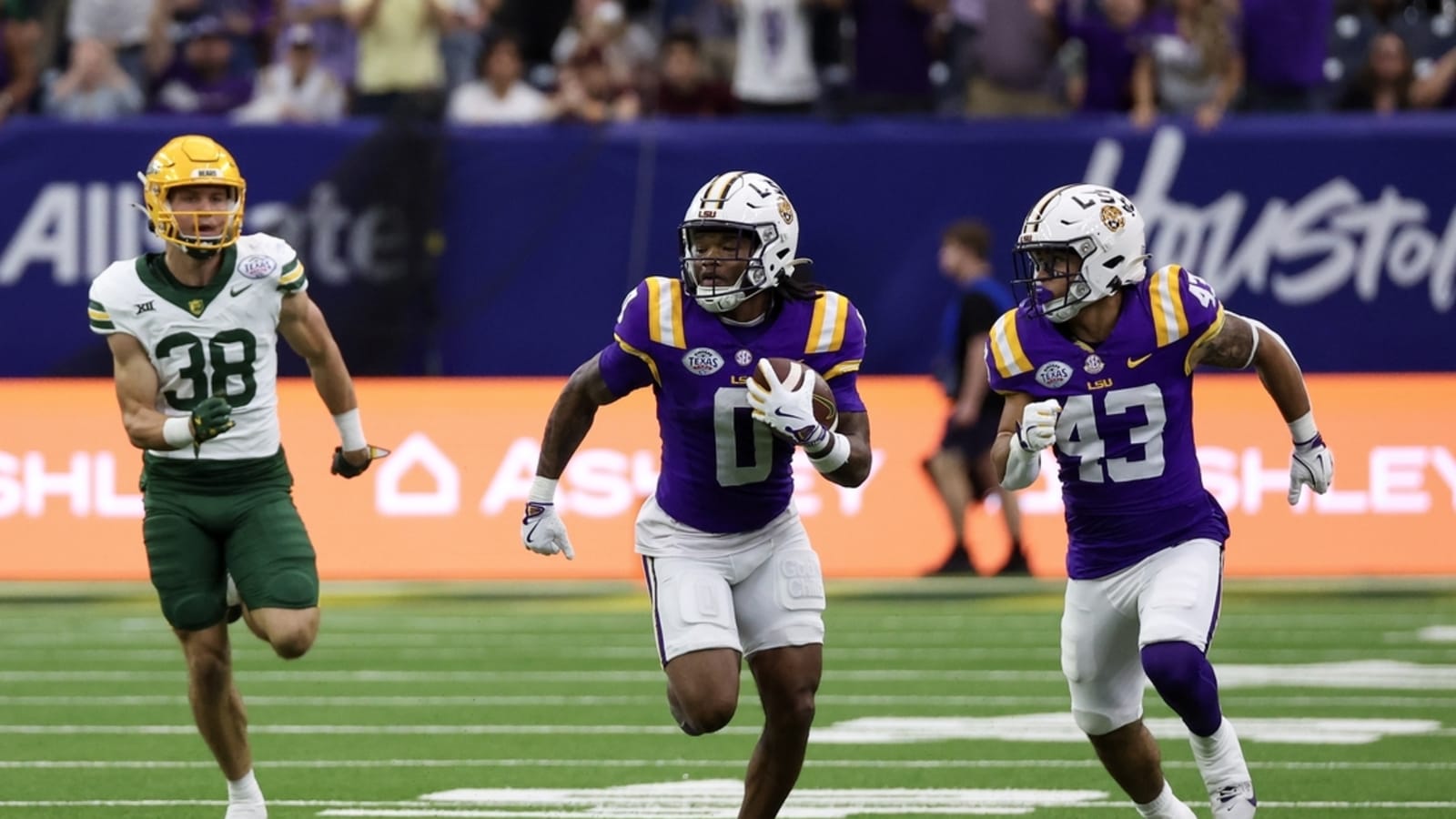 Garrett Nussmeier helps LSU outlast Baylor in Texas Bowl