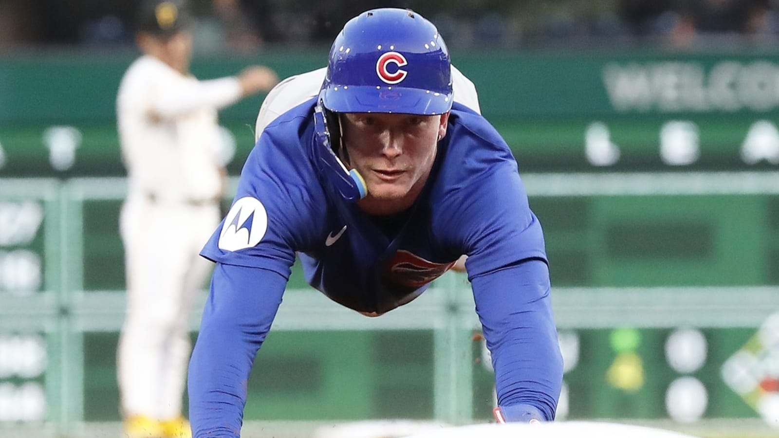 Speedy Cubs put up 18 runs, blow out Pirates
