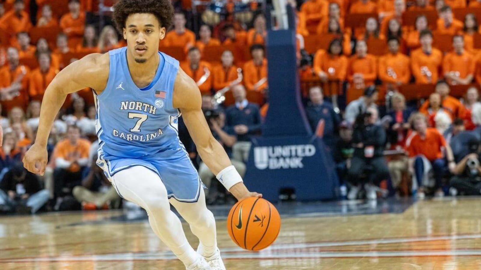 No. 10 North Carolina gets rare win on Virginia&#39;s court