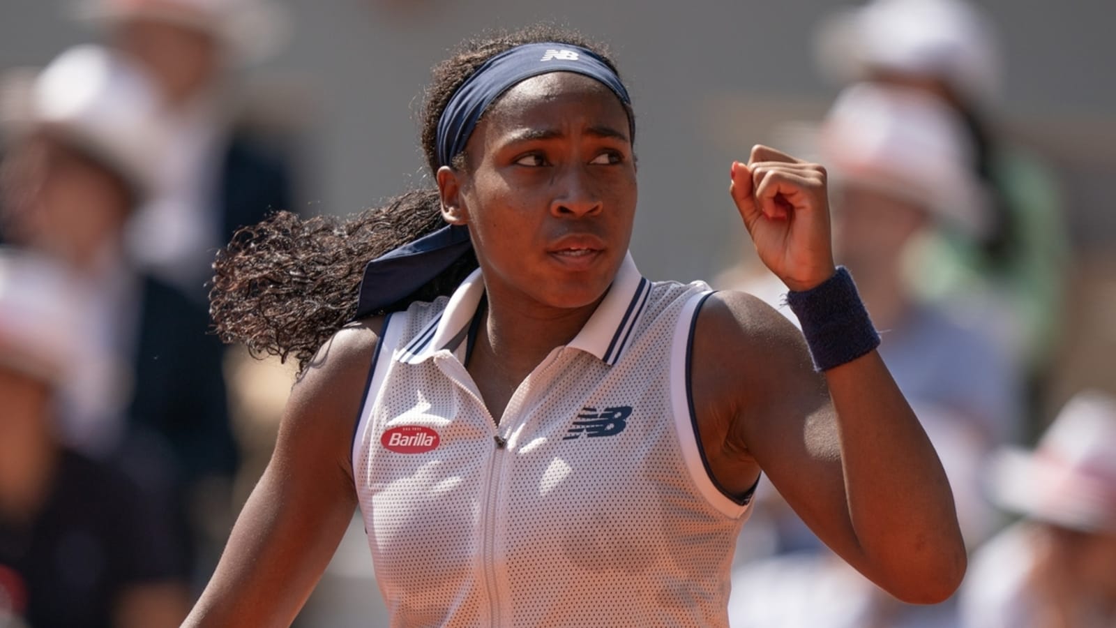 Coco Gauff tops Iga Swiatek, moves to semis at WTA Finals