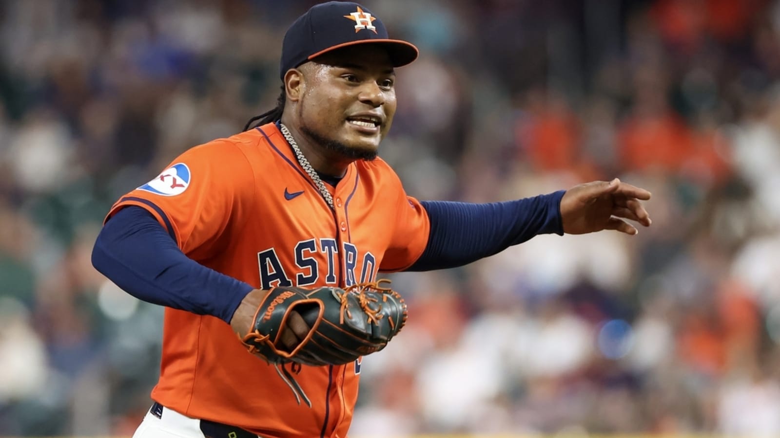 Astros edge Royals on Jose Altuve&#39;s walk-off double