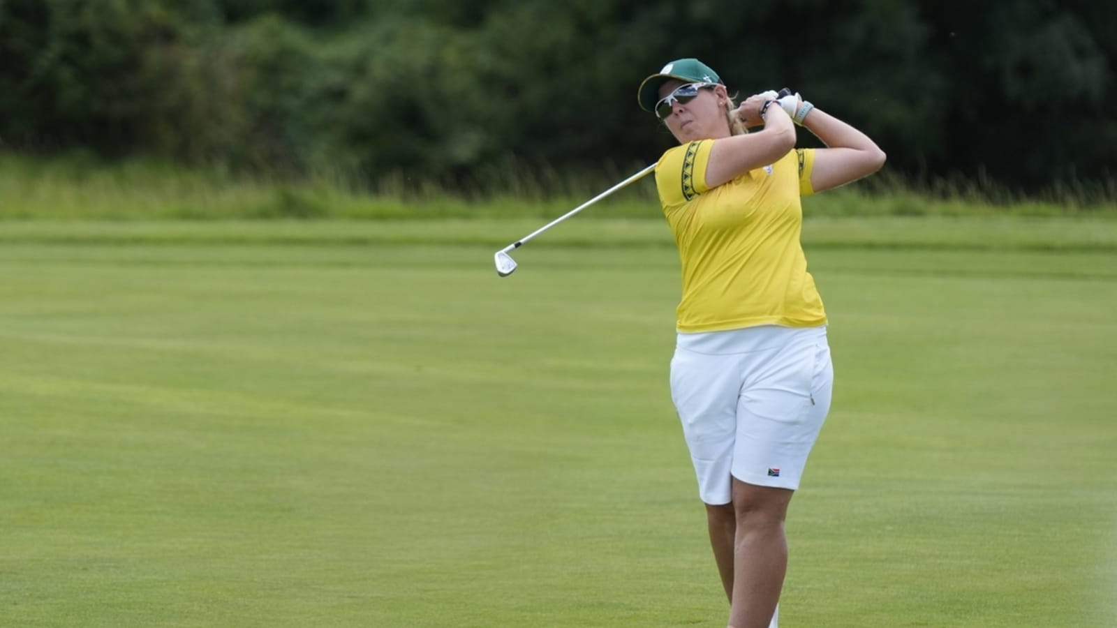 Ashleigh Buhai leads packed leaderboard in Cincinnati