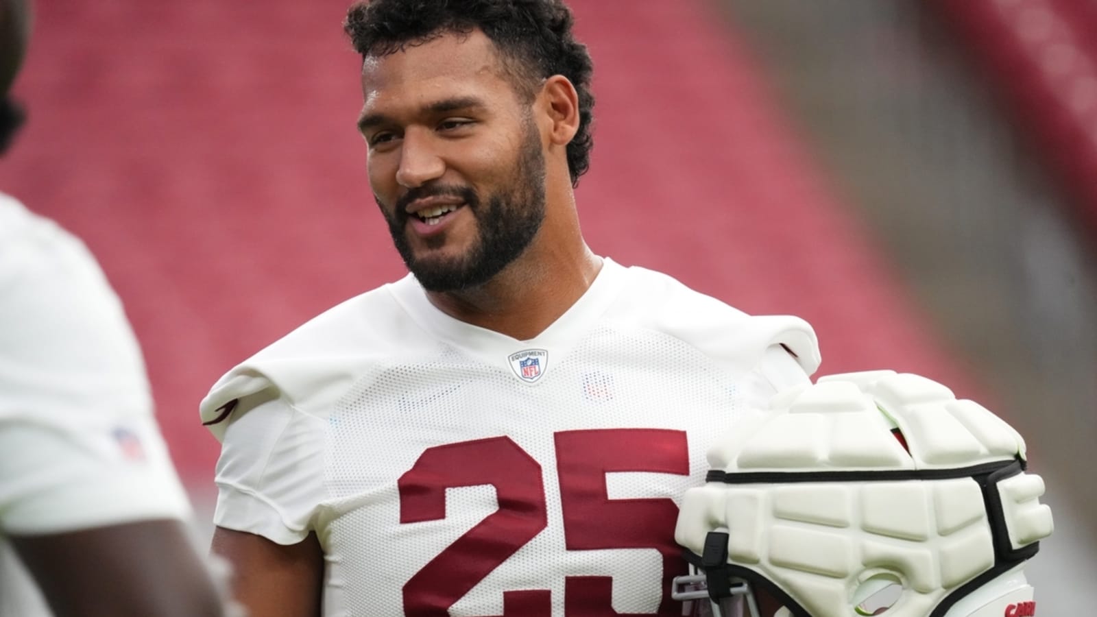 Cardinals LB Zaven Collins signs two-year extension