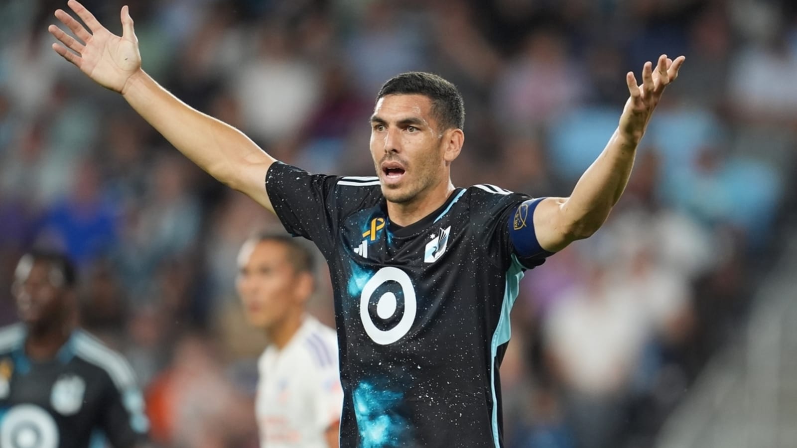 Minnesota United D Michael Boxall signs extension