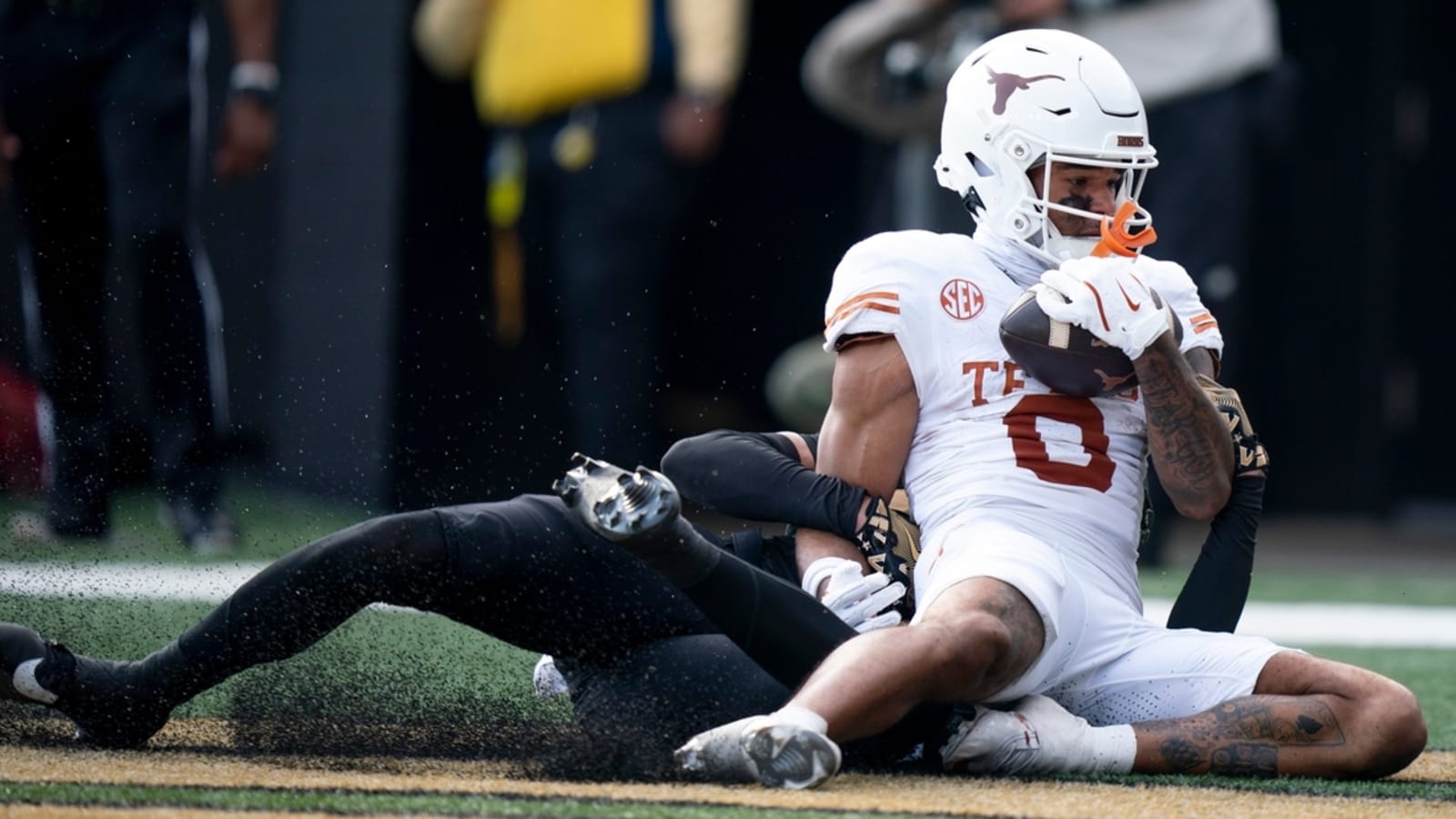 No. 5 Texas holds off No. 25 Vanderbilt