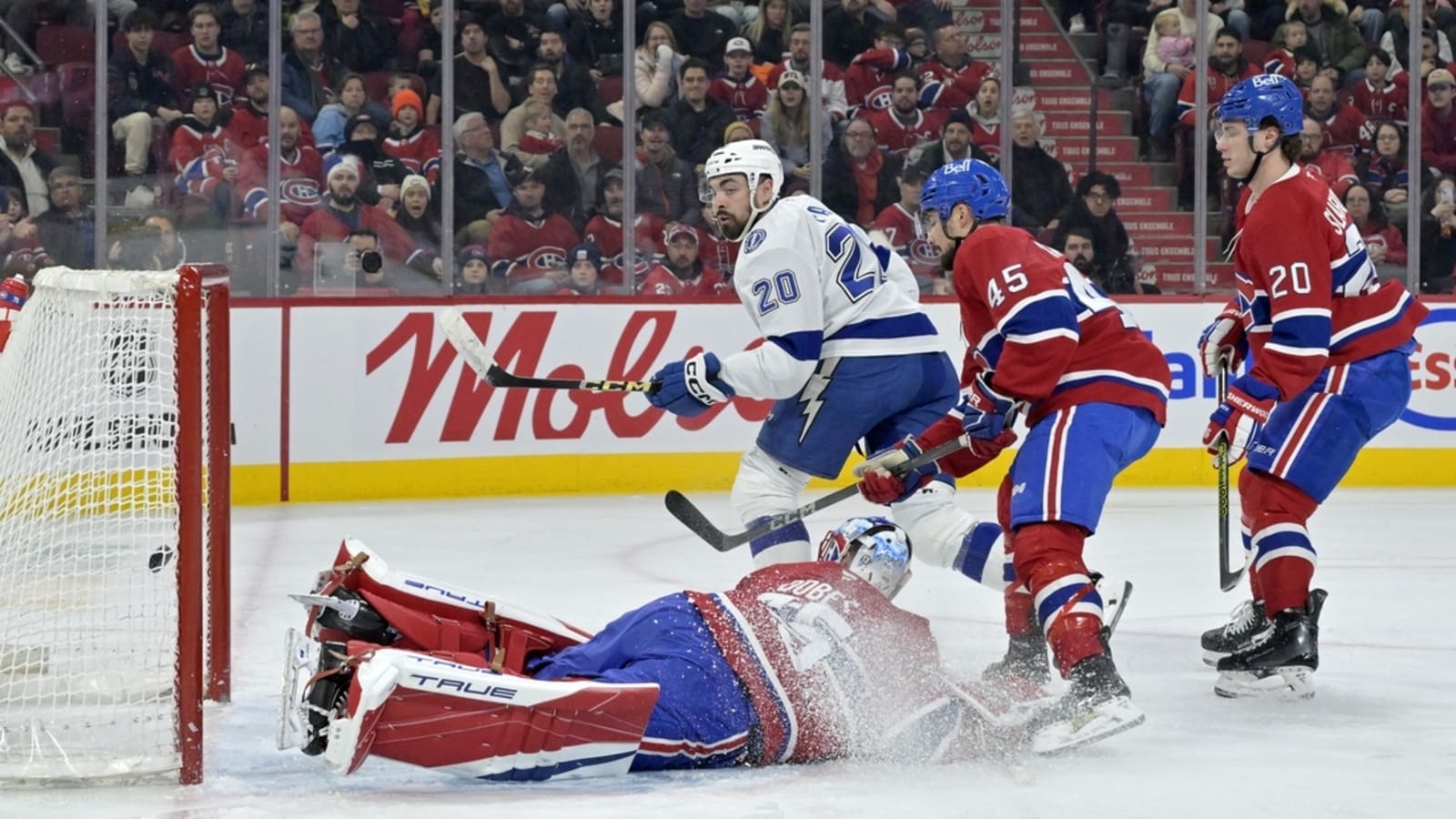 Lightning power past Canadiens for fourth straight win