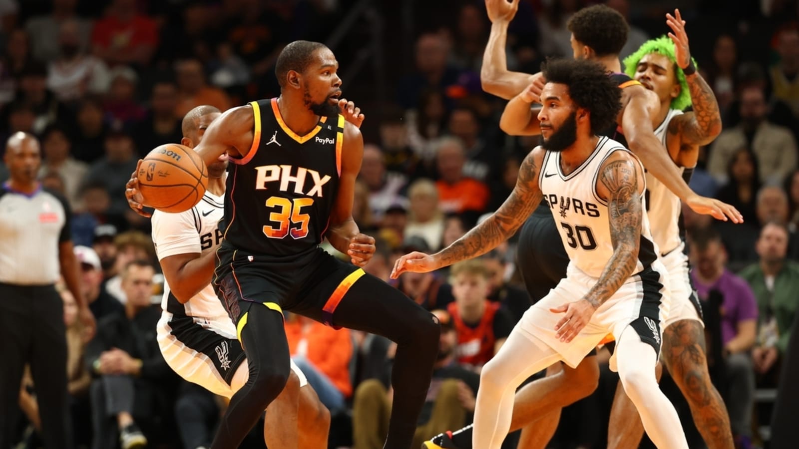 Kevin Durant exits Suns' win with sprained ankle