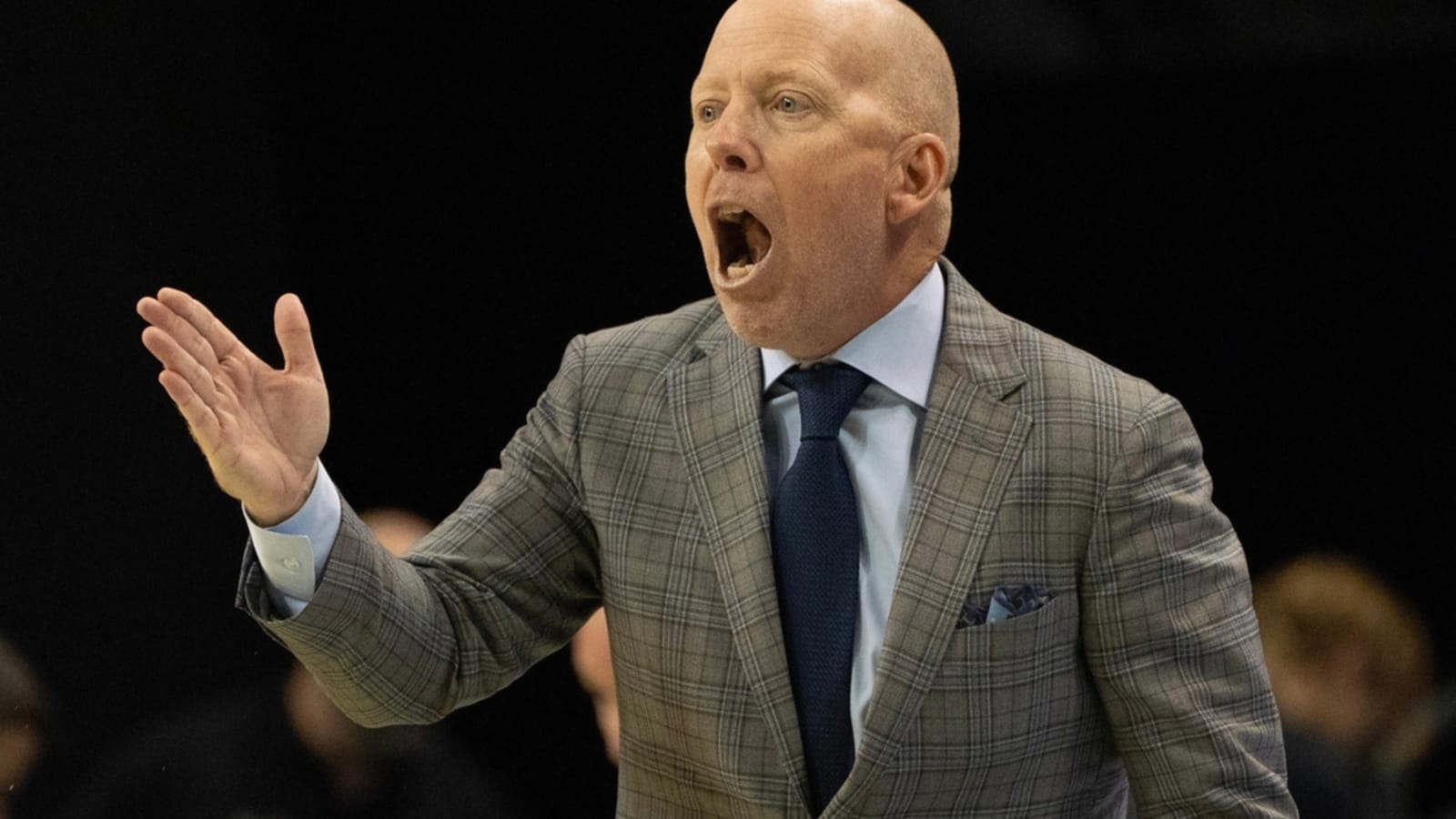 UCLA dominates No. 16 Oregon for 5th straight win