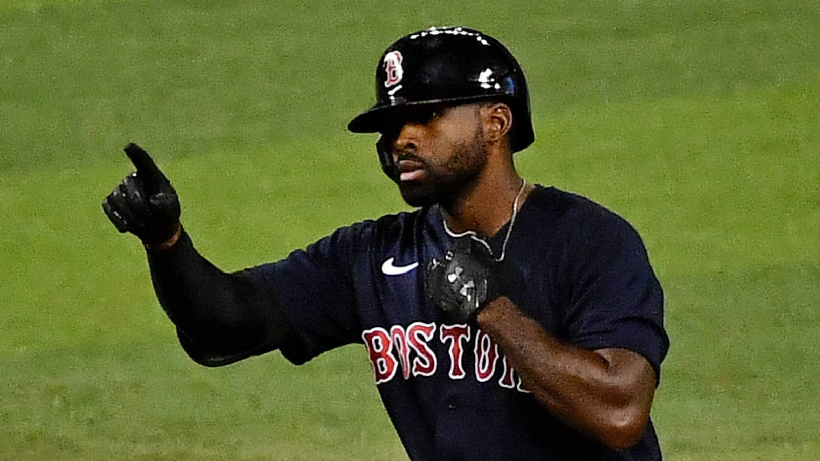 Jackie Bradley Jr. signs two-year deal with Brewers