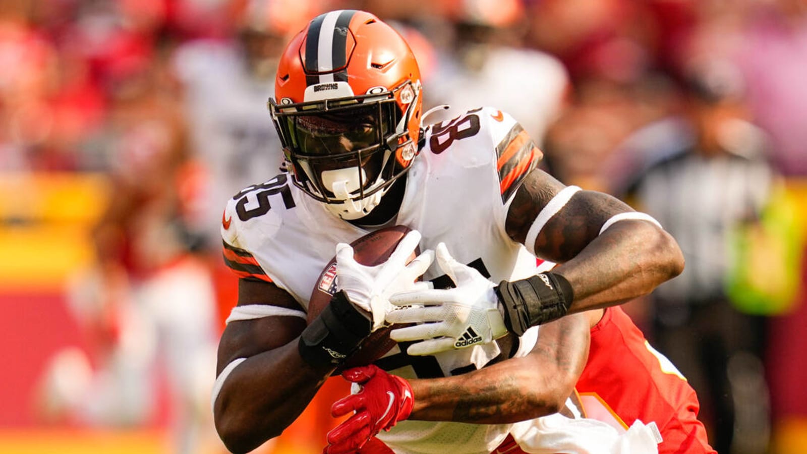 Browns GM Andrew Berry praises David Njoku after extension