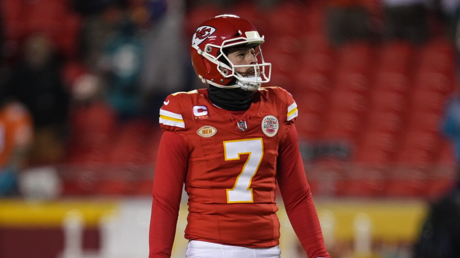 Chiefs agree to record-setting extension with specialist