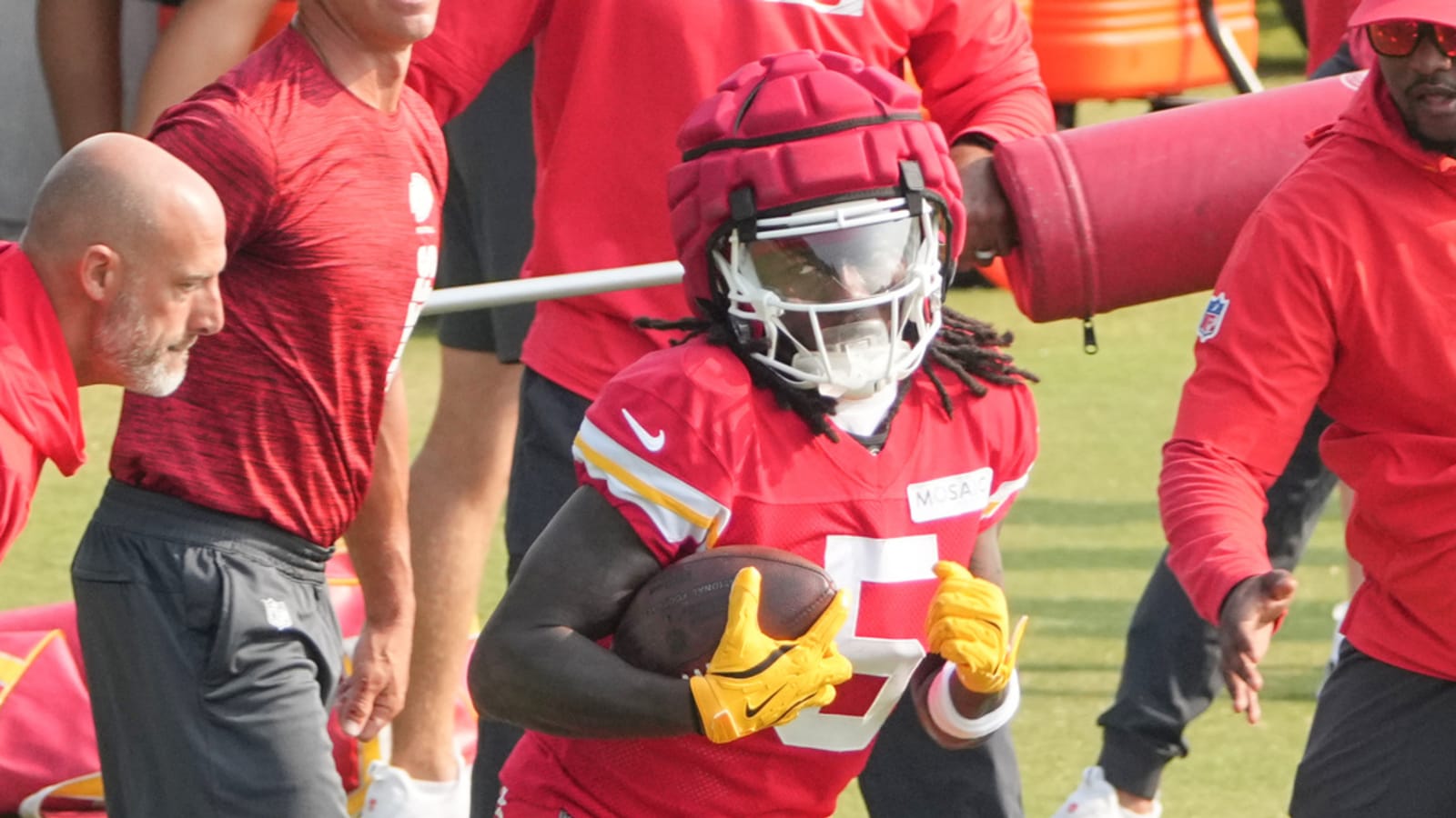 Chiefs get important injury update on star wide receiver