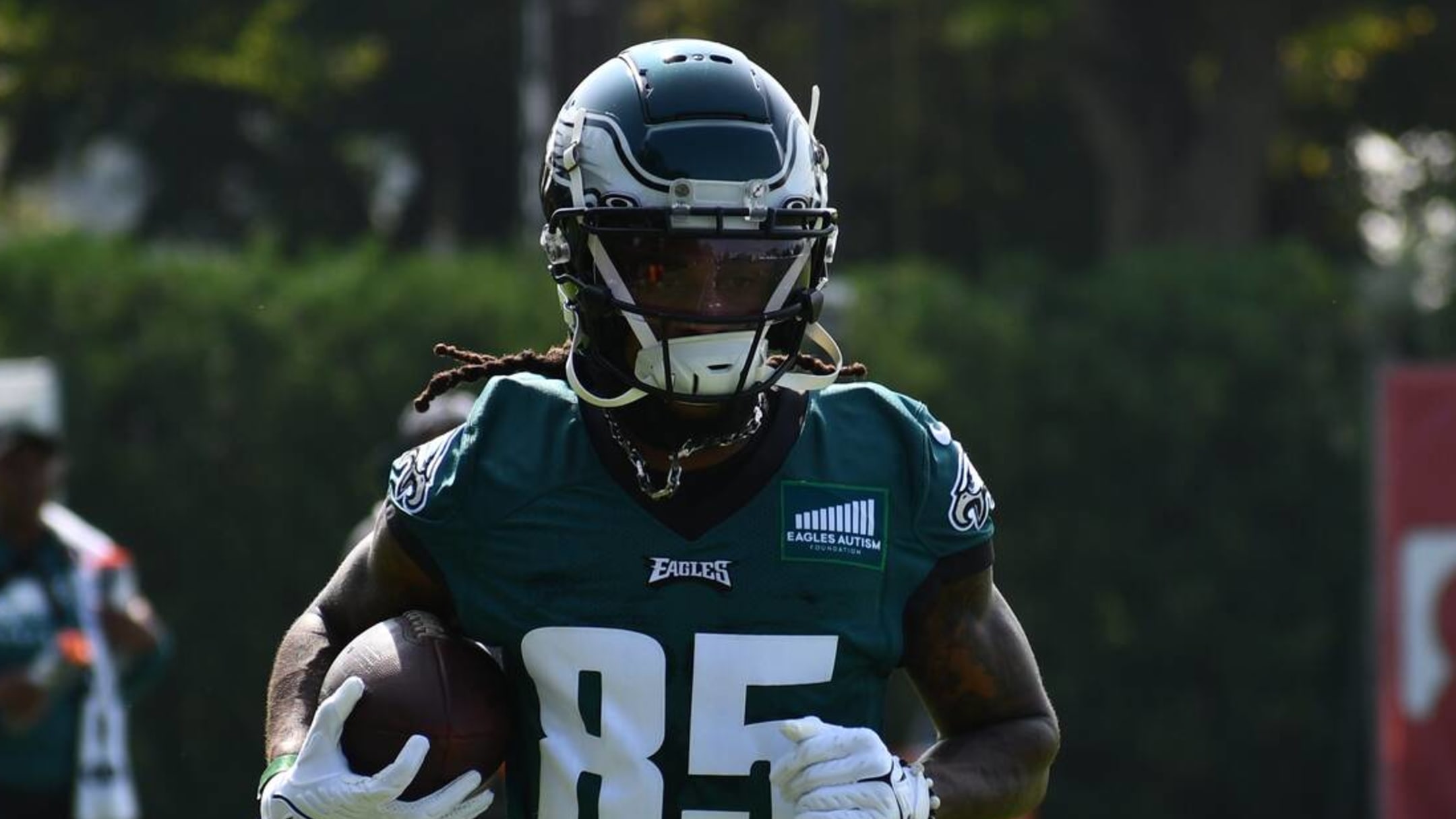 Eagles offer positive update after WR Tyrie Cleveland carted off