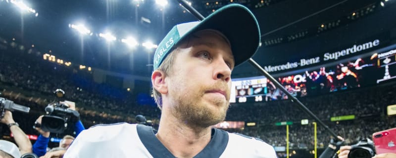 Ex-Eagles quarterback, Super Bowl MVP announces retirement