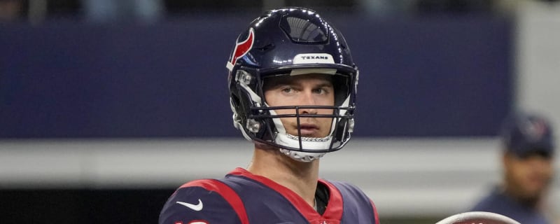 DeMeco Ryans keeping status of Texans QB battle unknown