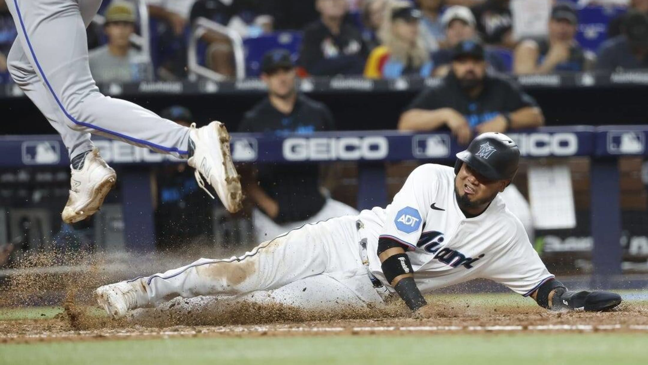 Chris Taylor hits grand slam, Dodgers stop Orioles' 8-game win streak, 6-4