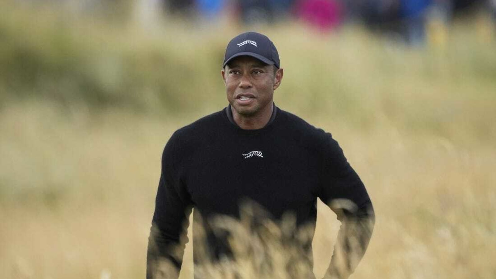 Tiger Woods wobbles to 8 over in first round at Open