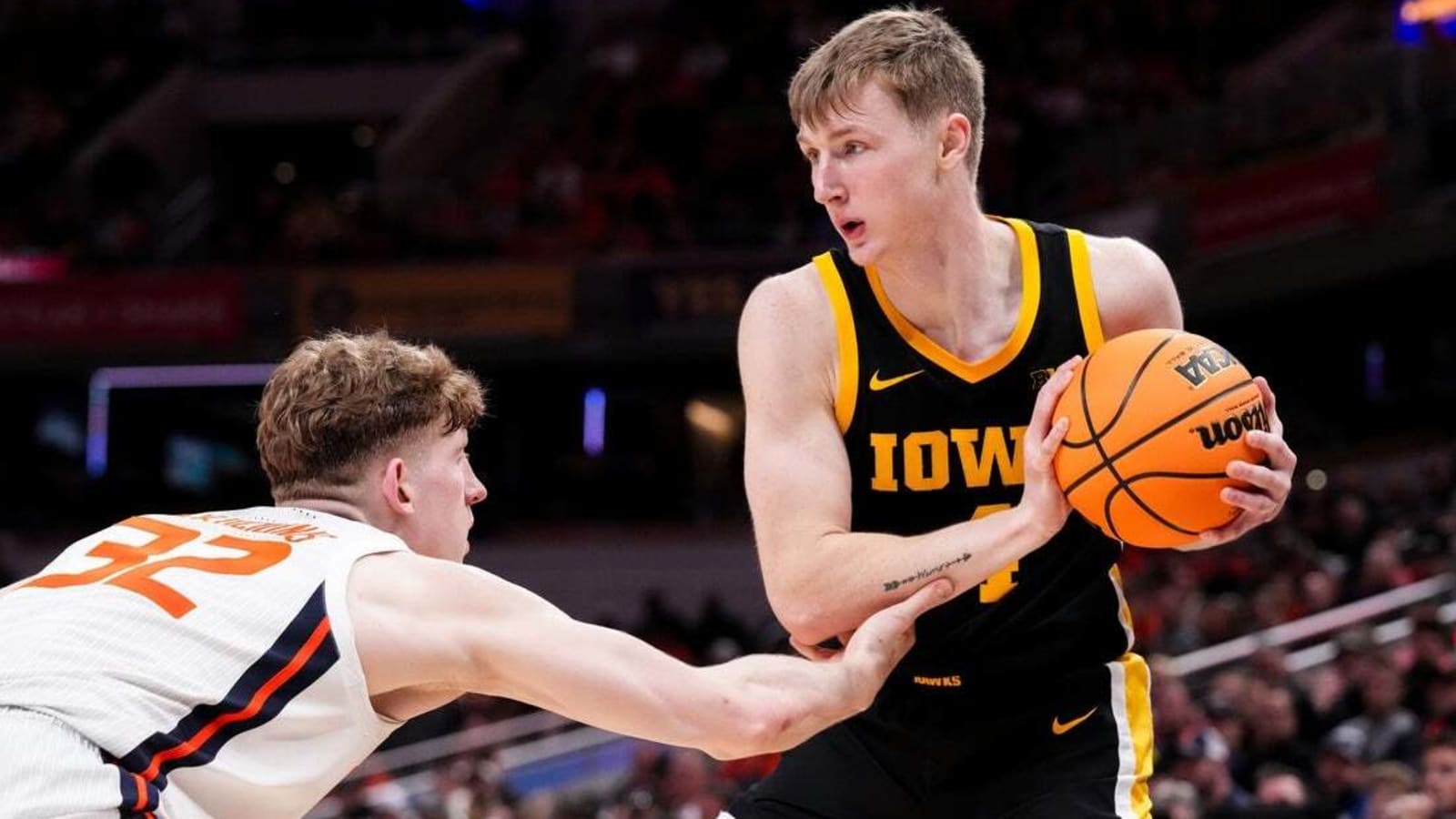 Former Iowa G Josh Dix transfers to Creighton