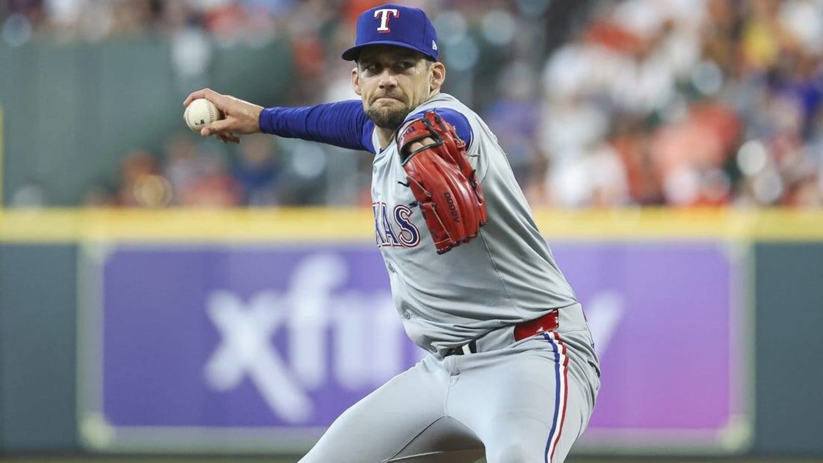 Rangers turn to Nathan Eovaldi in opener vs. Reds