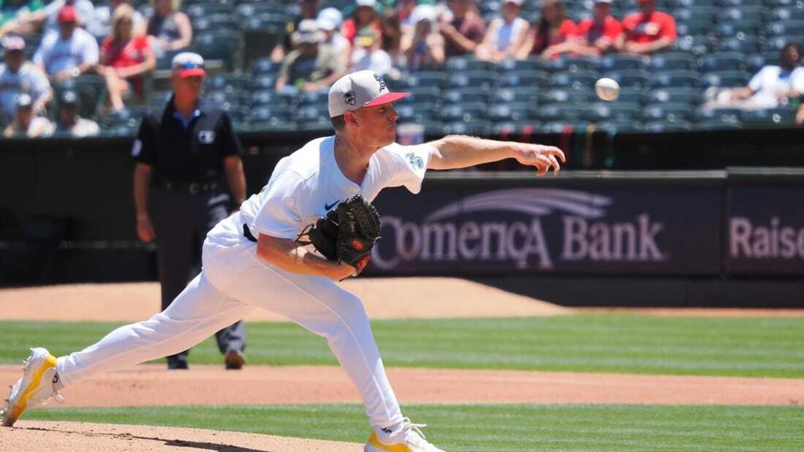 A&#39;s get 2nd straight shutout of Angels, sweep series