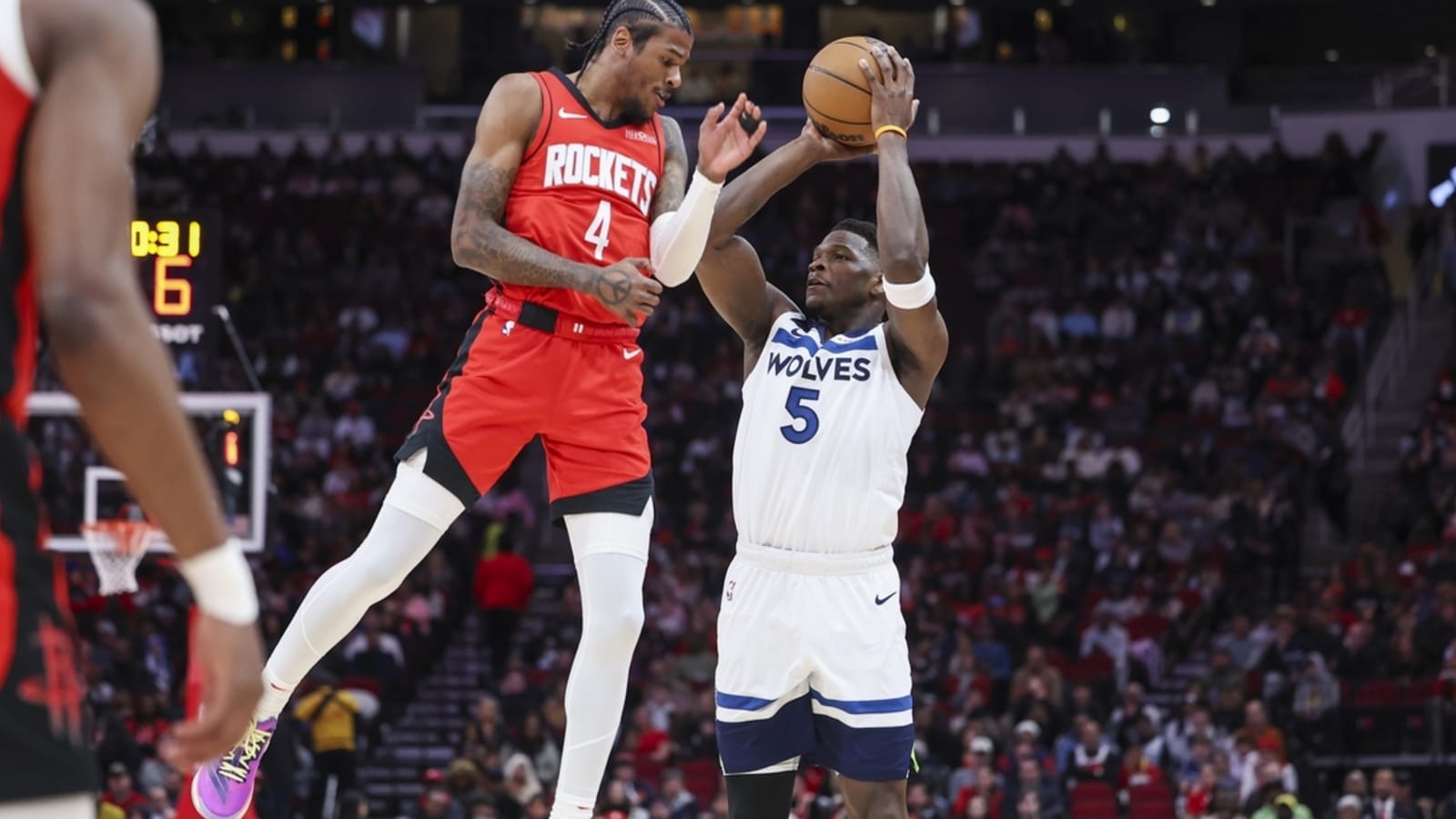 Rockets ride red-hot start to victory over Wolves