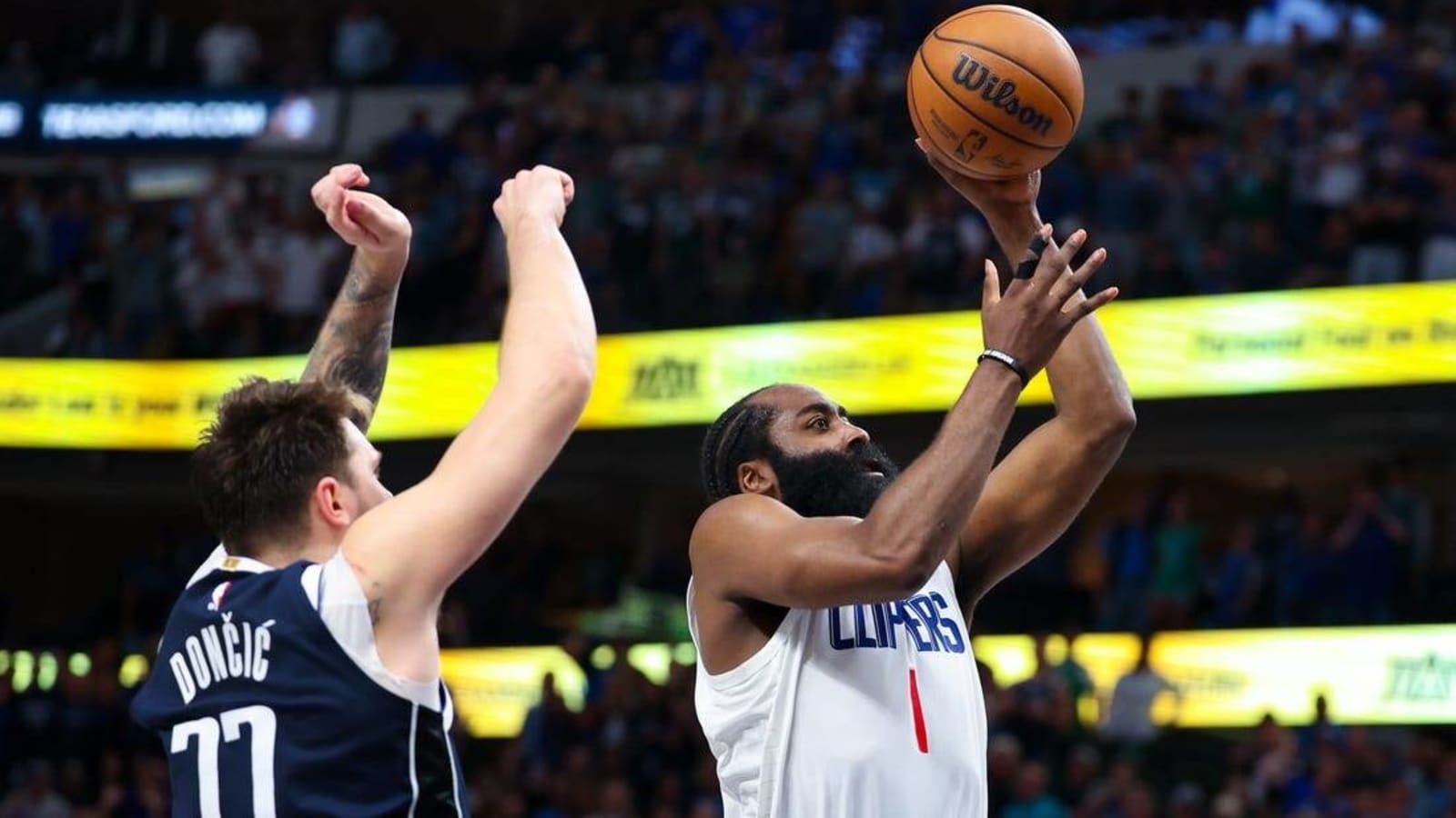 Clippers officially re-sign star G James Harden