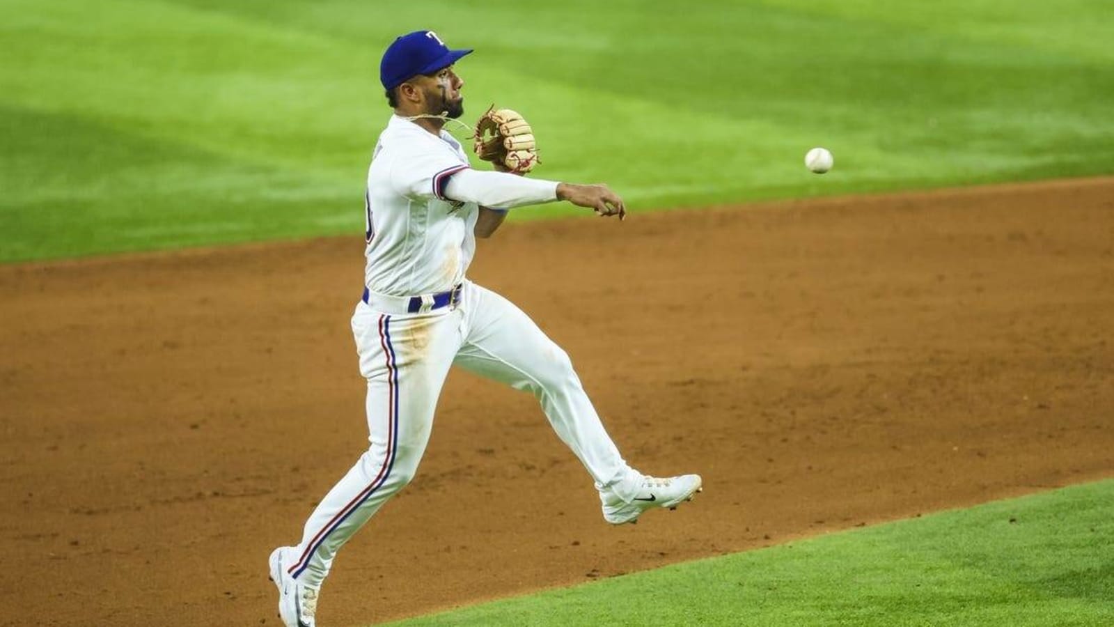 Versatile Ezequiel Duran, Rangers face Angels again