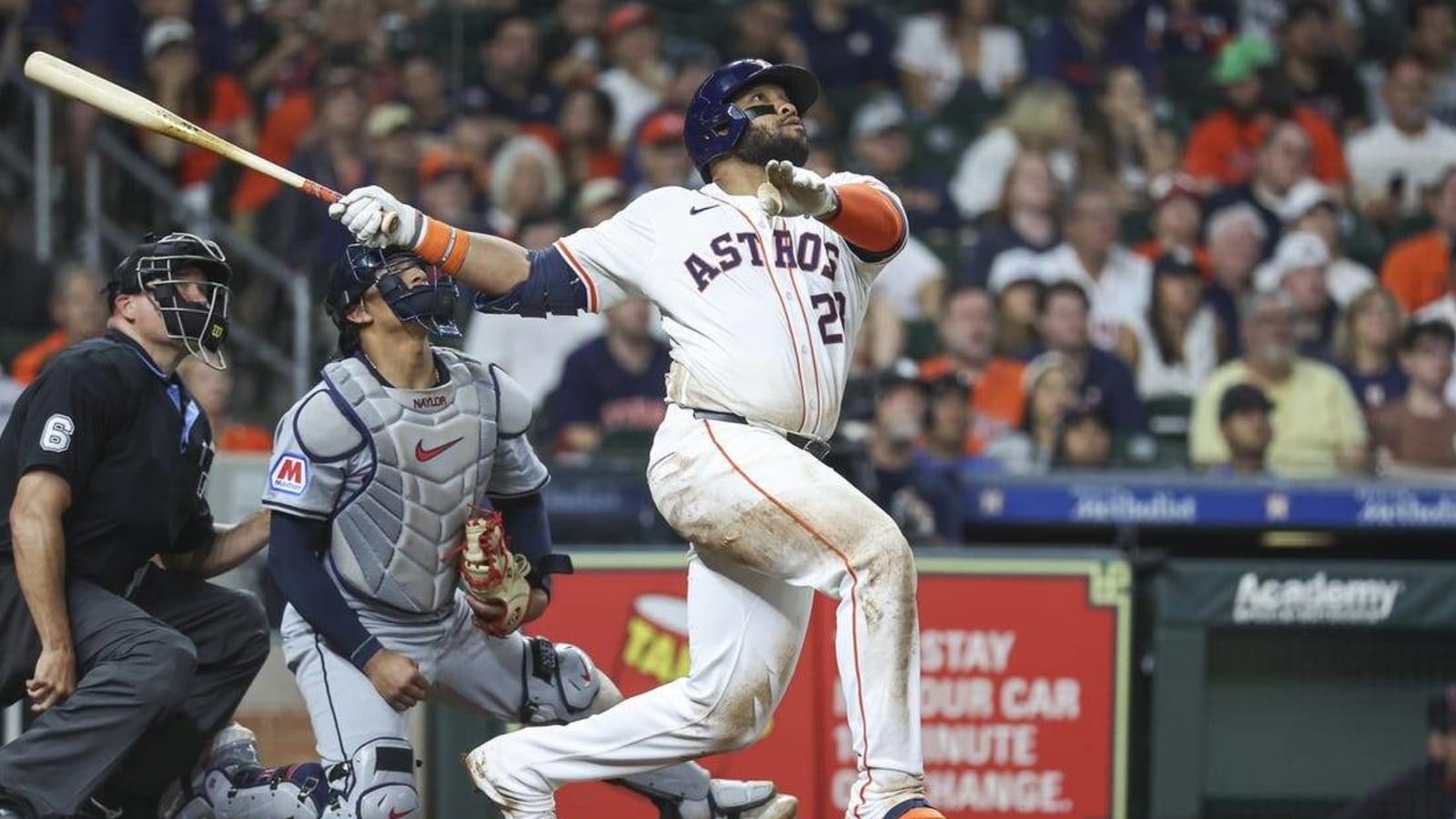 Astros use 5-run seventh to clobber Guardians