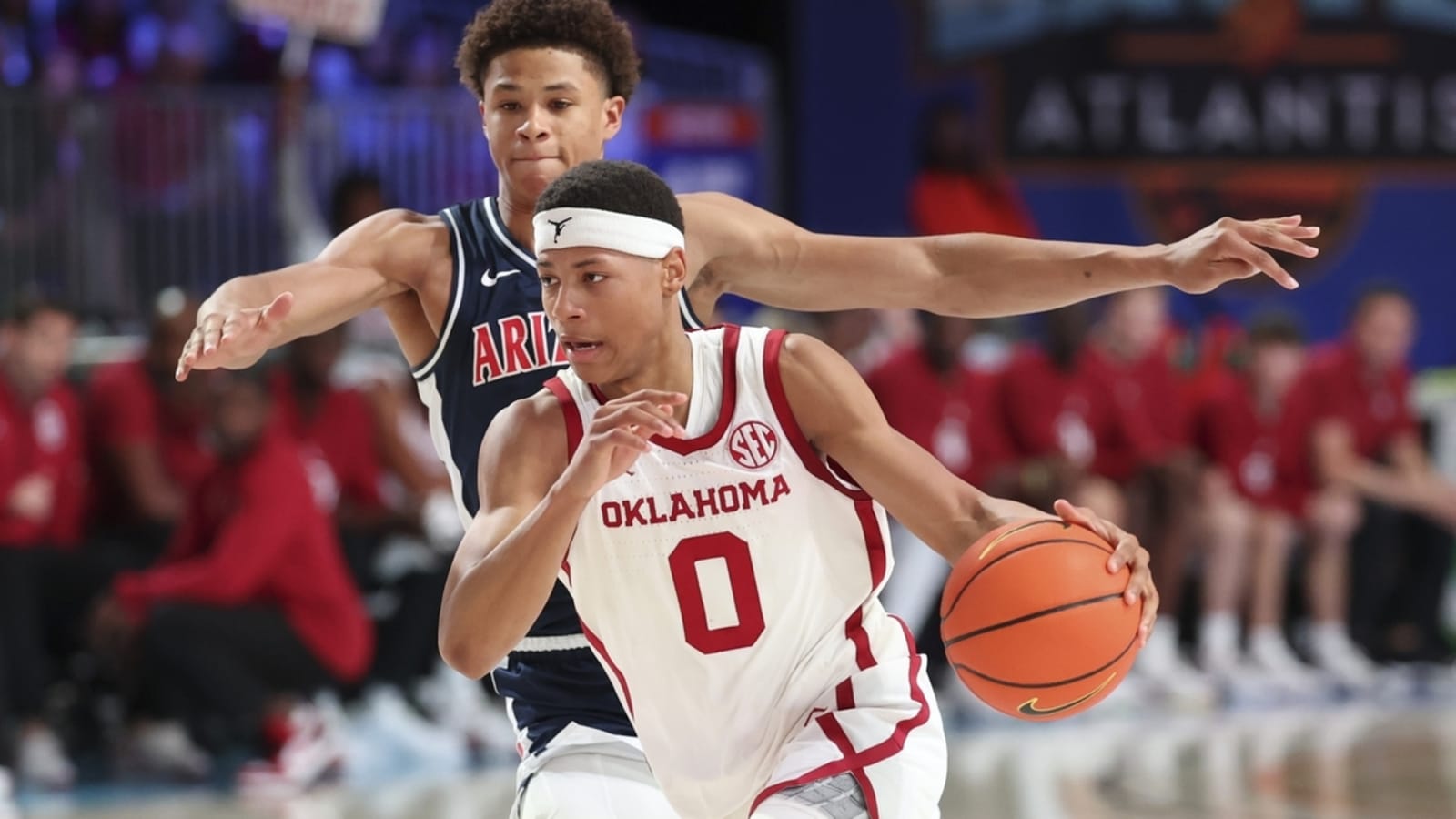 Oklahoma holds on to beat No. 24 Arizona