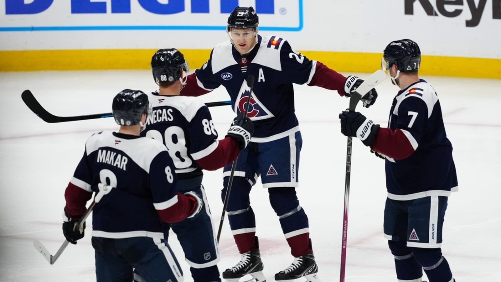 NHL roundup: Nathan MacKinnon hits 1,000 points in Avs&#39; win