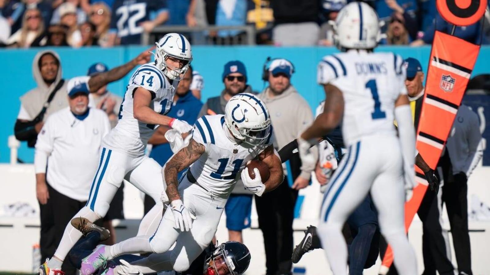 NFL roundup: Colts shed OT deficit, sink Titans