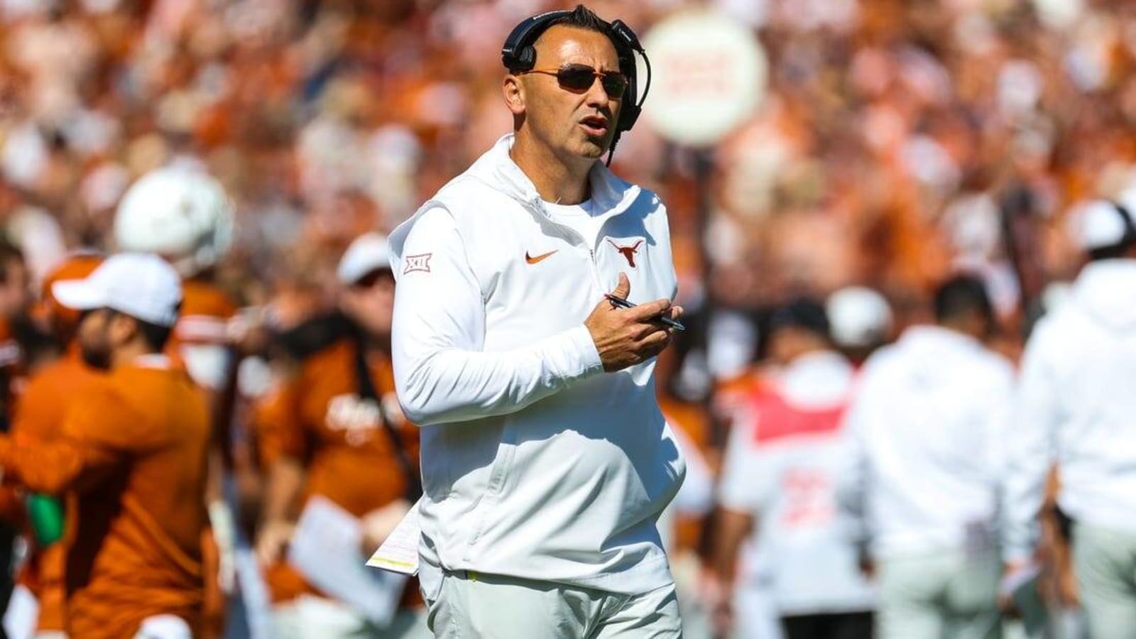 Texas agrees to four-year extension with HC Steve Sarkisian