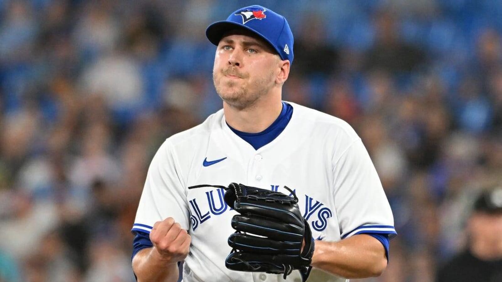 Blue Jays place RHP Erik Swanson on 15-day IL