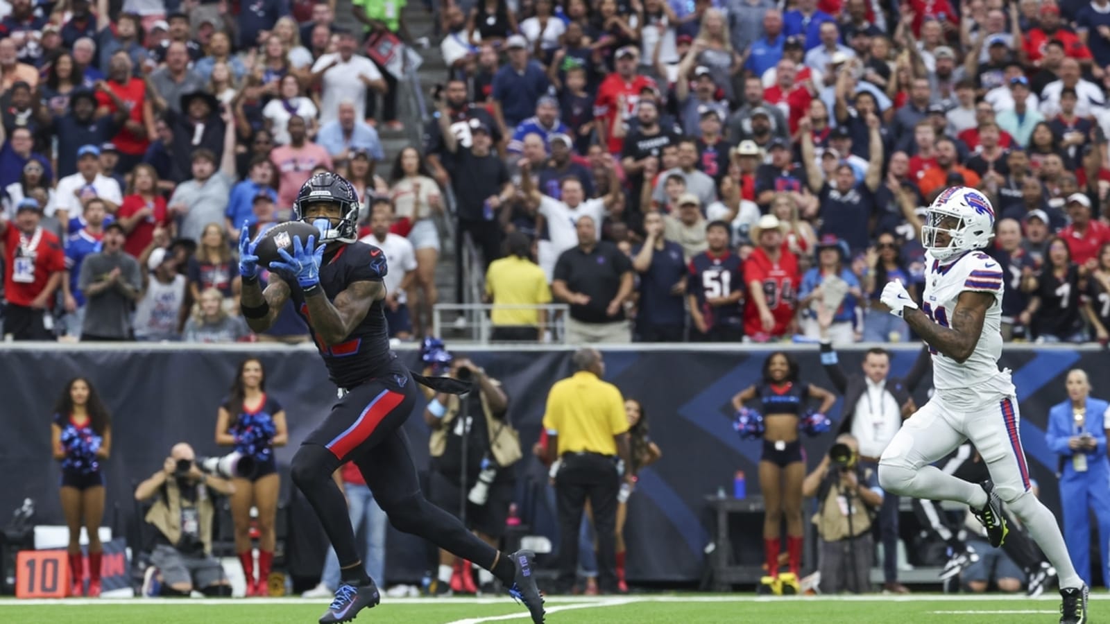 Texans place NFL&#39;s leading receiver Nico Collins on IR