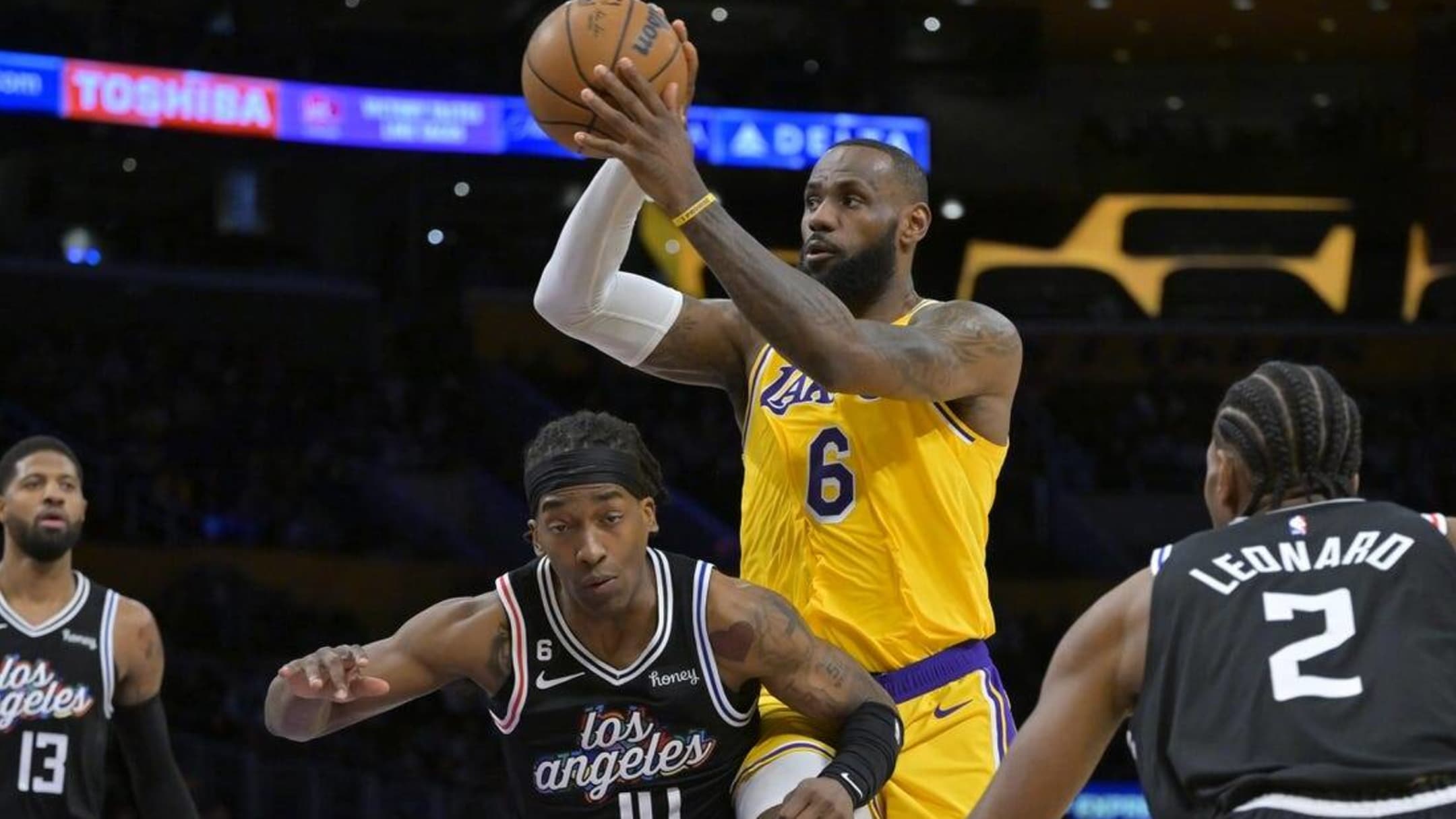 LeBron scores 46 points with 9 3s, but Clippers rout Lakers