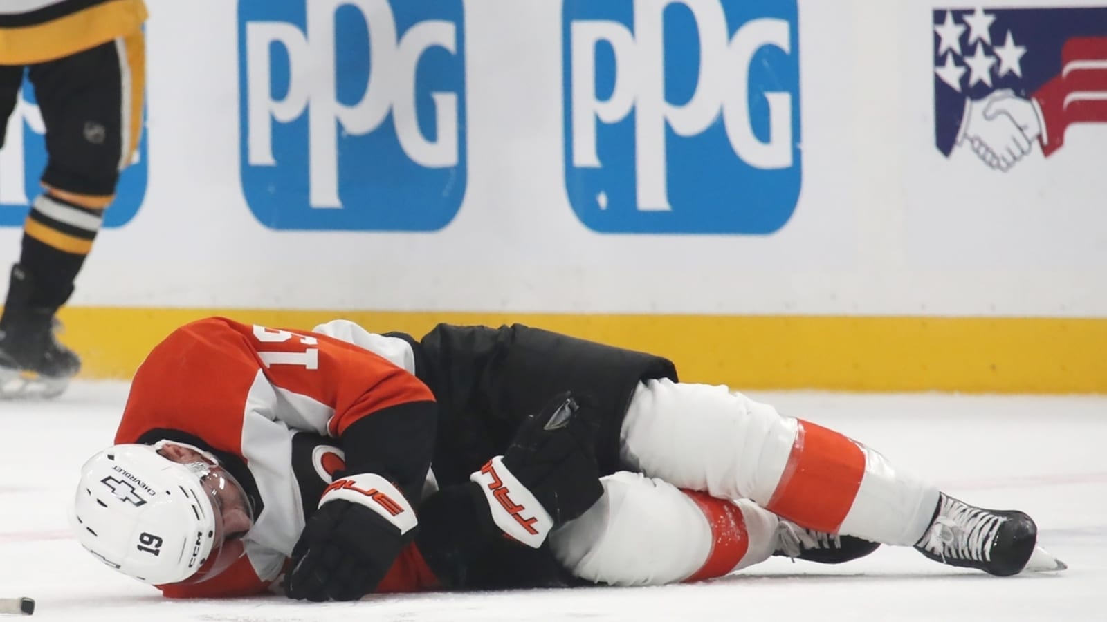 Flyers F Garnet Hathaway avoids serious injury