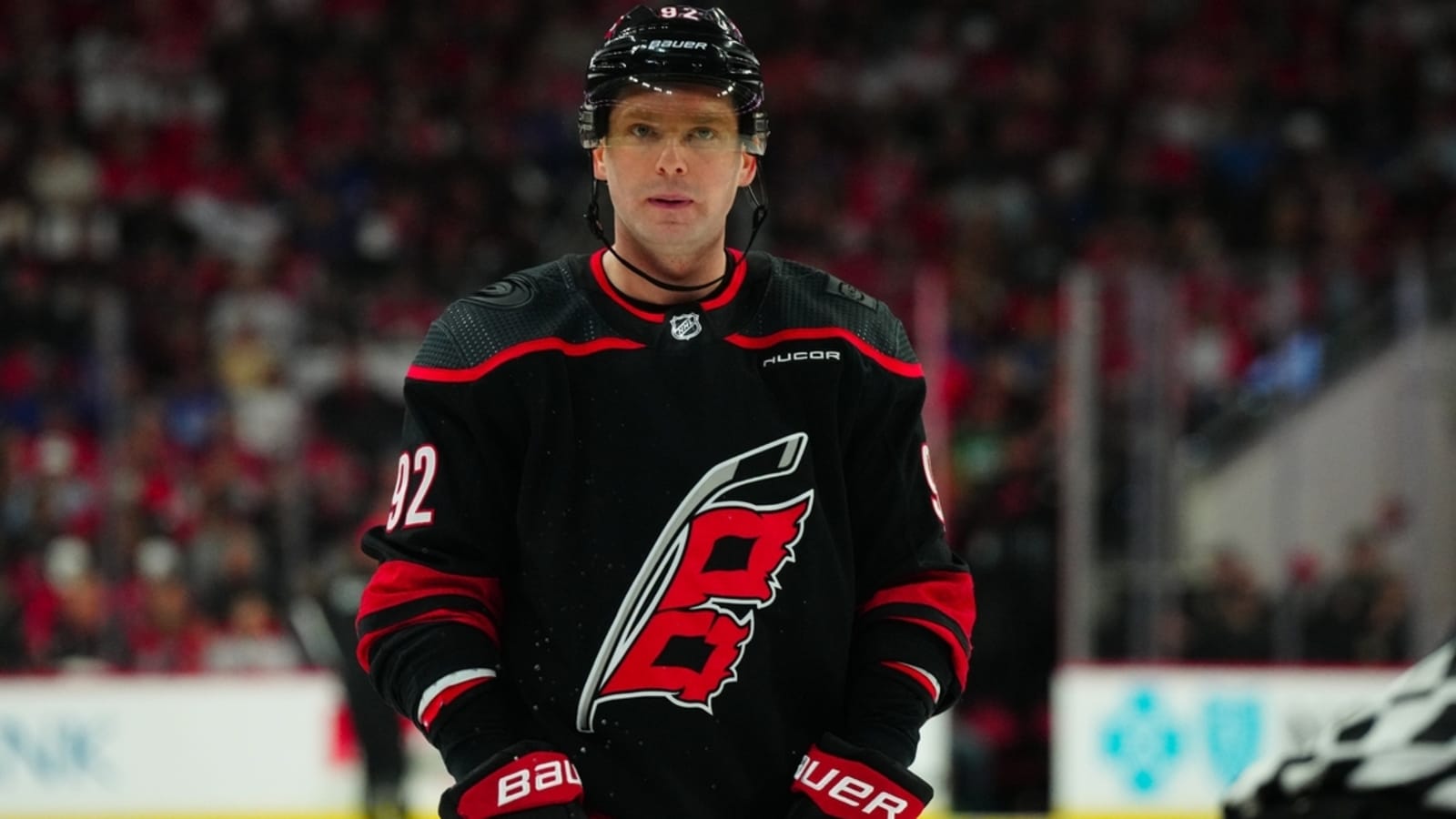 Evgeny Kuznetsov inks deal with KHL&#39;s SKA St. Petersburg
