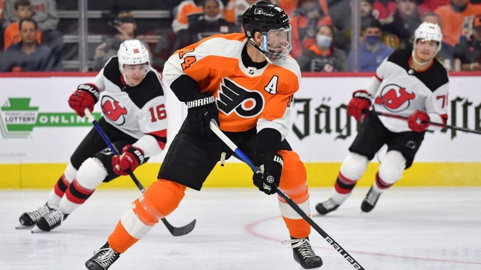 Report: Flyers C Sean Couturier (back) could miss significant time