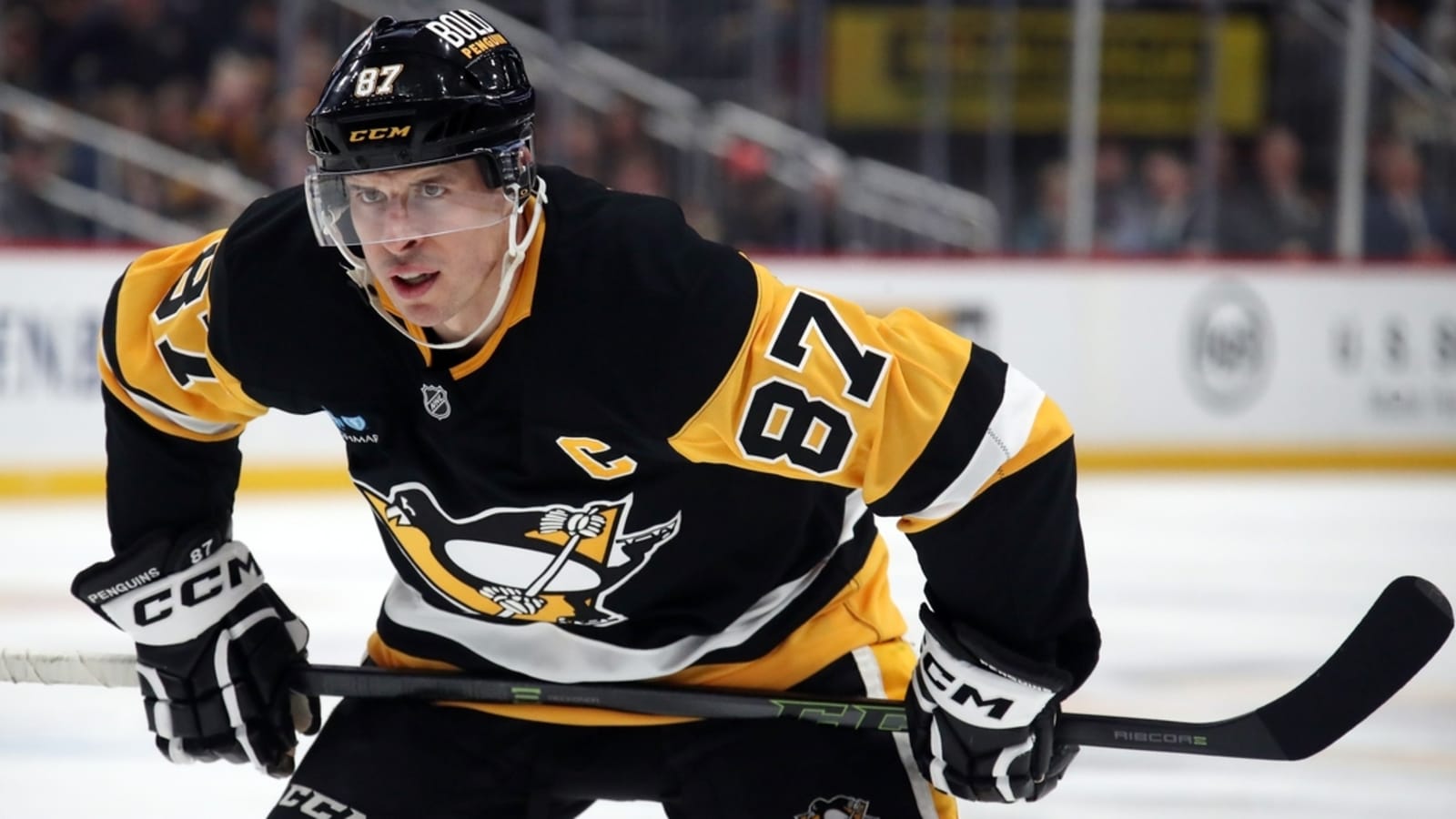 Sidney Crosby ties Mario Lemieux&#39;s mark in Penguins&#39; win