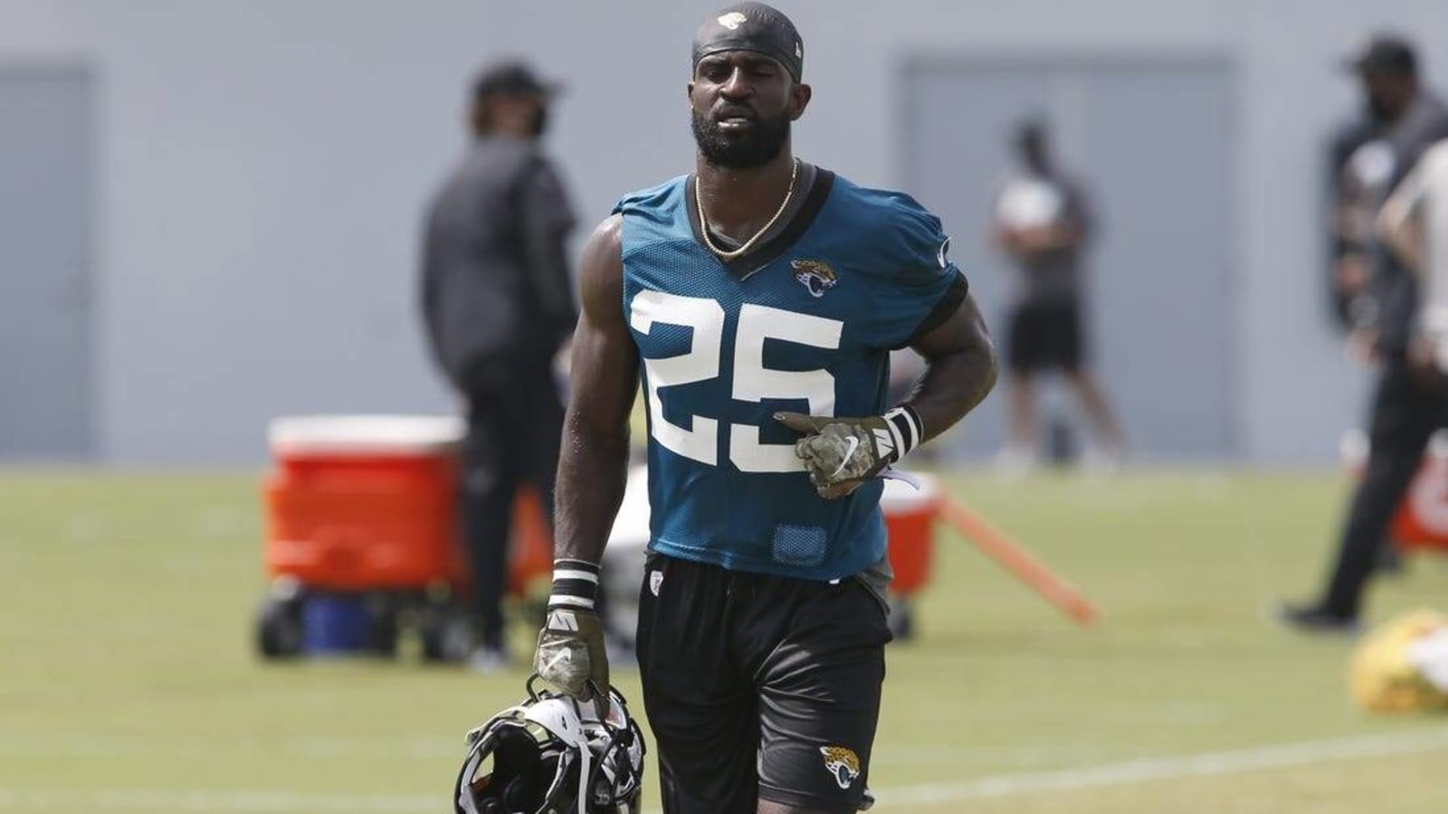 Former NFL CB D.J. Hayden among 6 dead in car accident