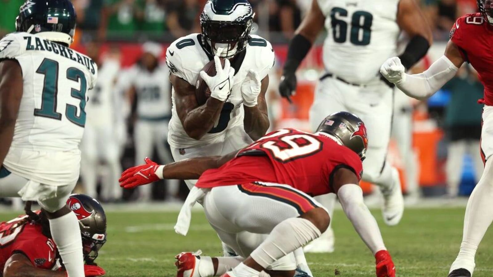 Eagles control clock, top Bucs in battle of unbeaten teams