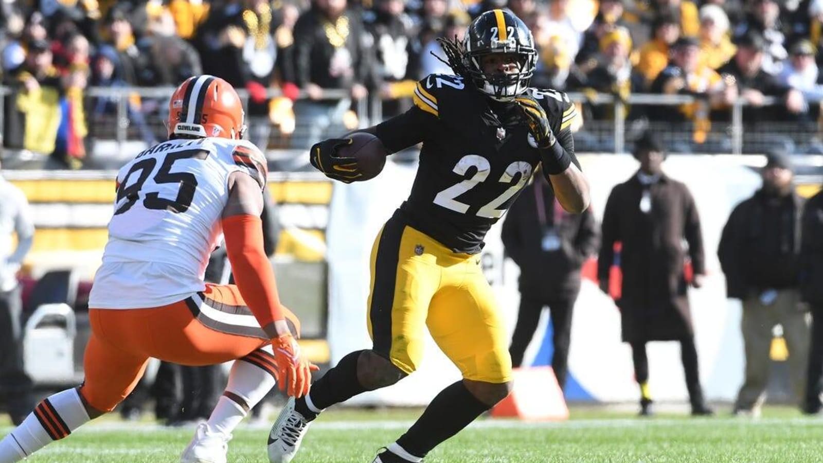 Steelers beat Browns but fall shy of playoff berth