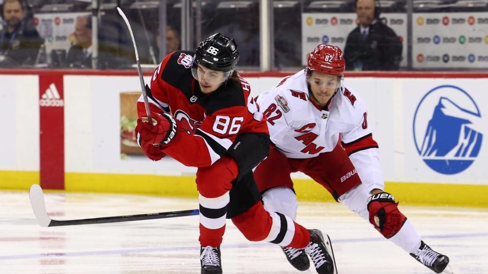 Devils erupt for 8 goals, trim Hurricanes&#39; series lead to 2-1