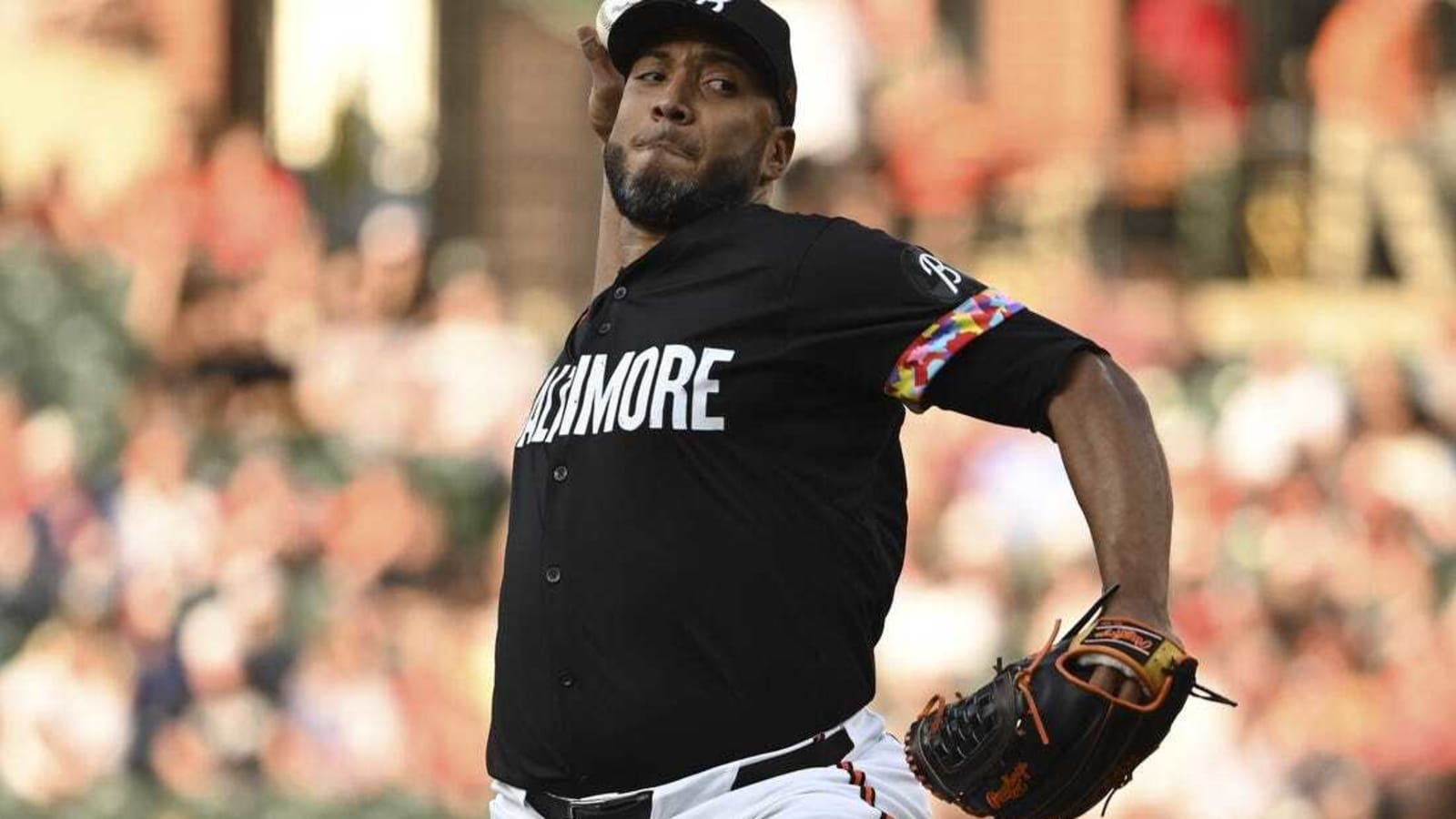 Orioles' dominant pitching, clutch hits beat Rangers