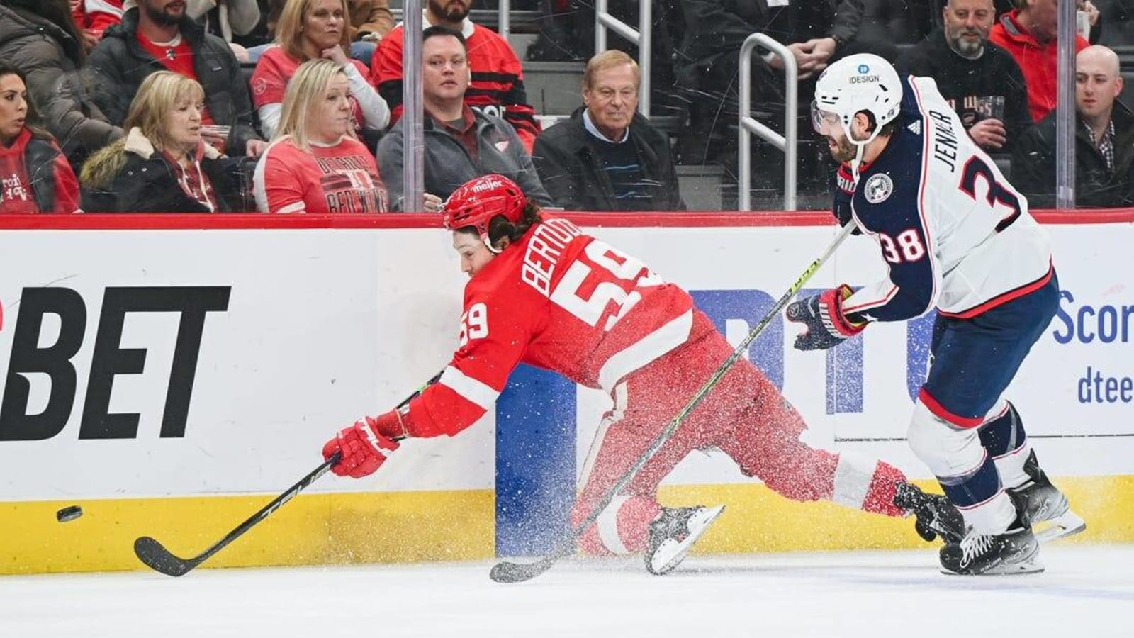 Patrik Laine powers Blue Jackets to win over Red Wings