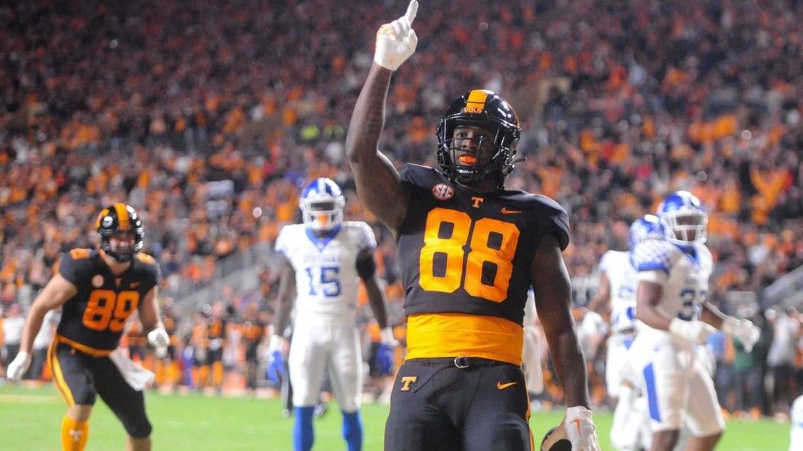 Top 25 roundup: No. 3 Vols throttle No. 19 Kentucky