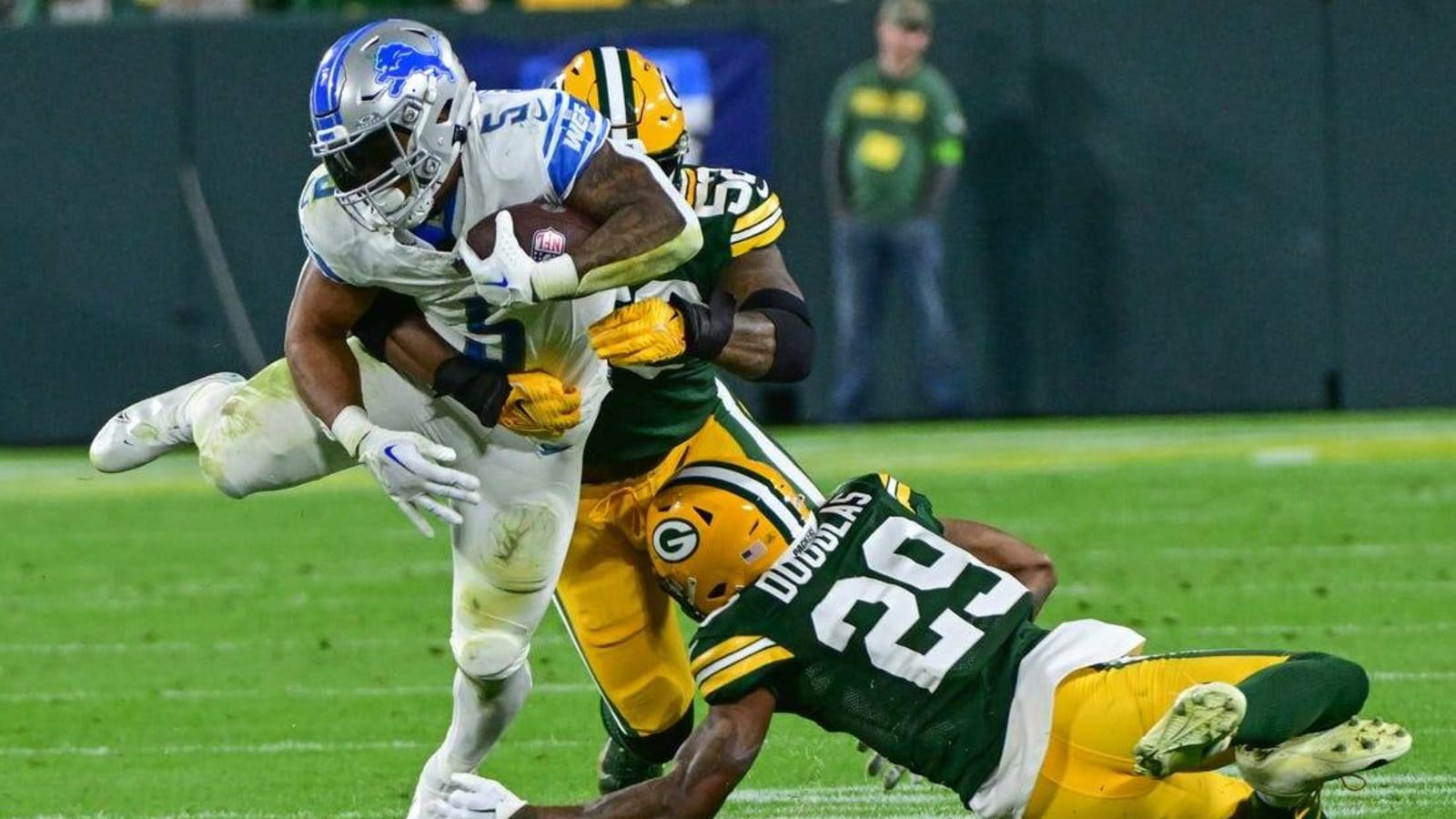 David Montgomery helps Lions top Packers, move into first in NFC North