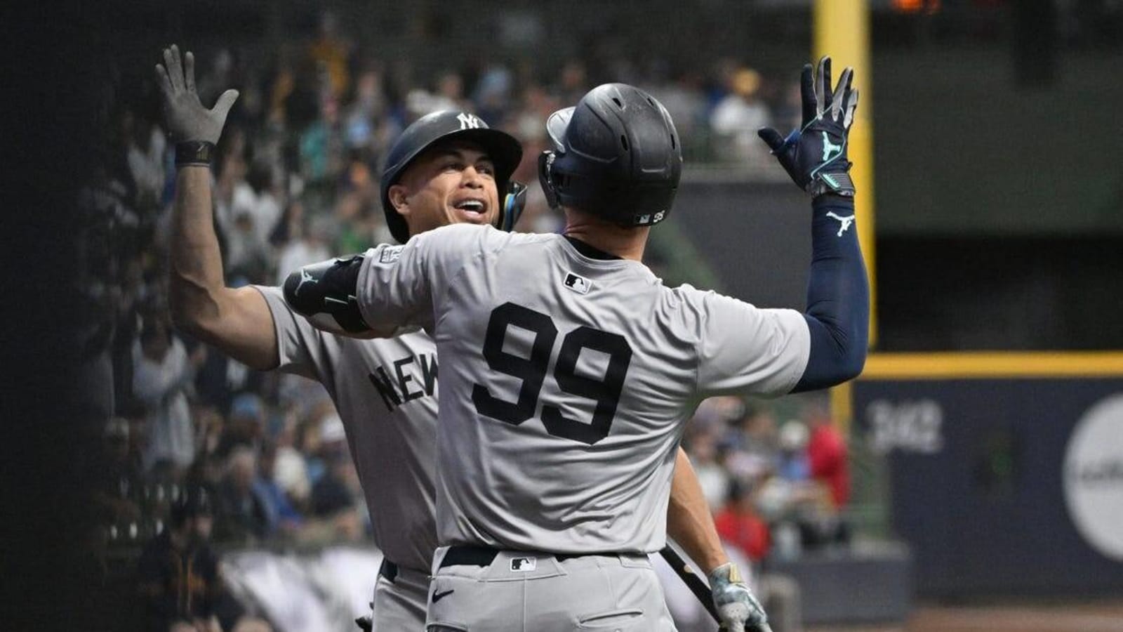 Aaron Judge, Yankees post 7-run 6th, pound Brewers
