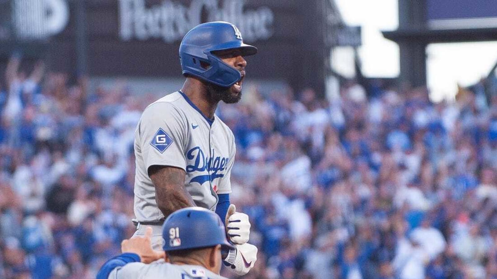 Dodgers explode with 7-run 11th to dispatch Giants