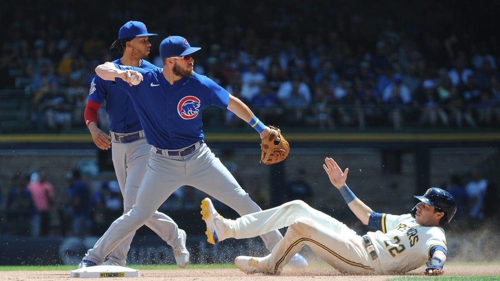 Cubs use late rally to edge Brewers 2-1